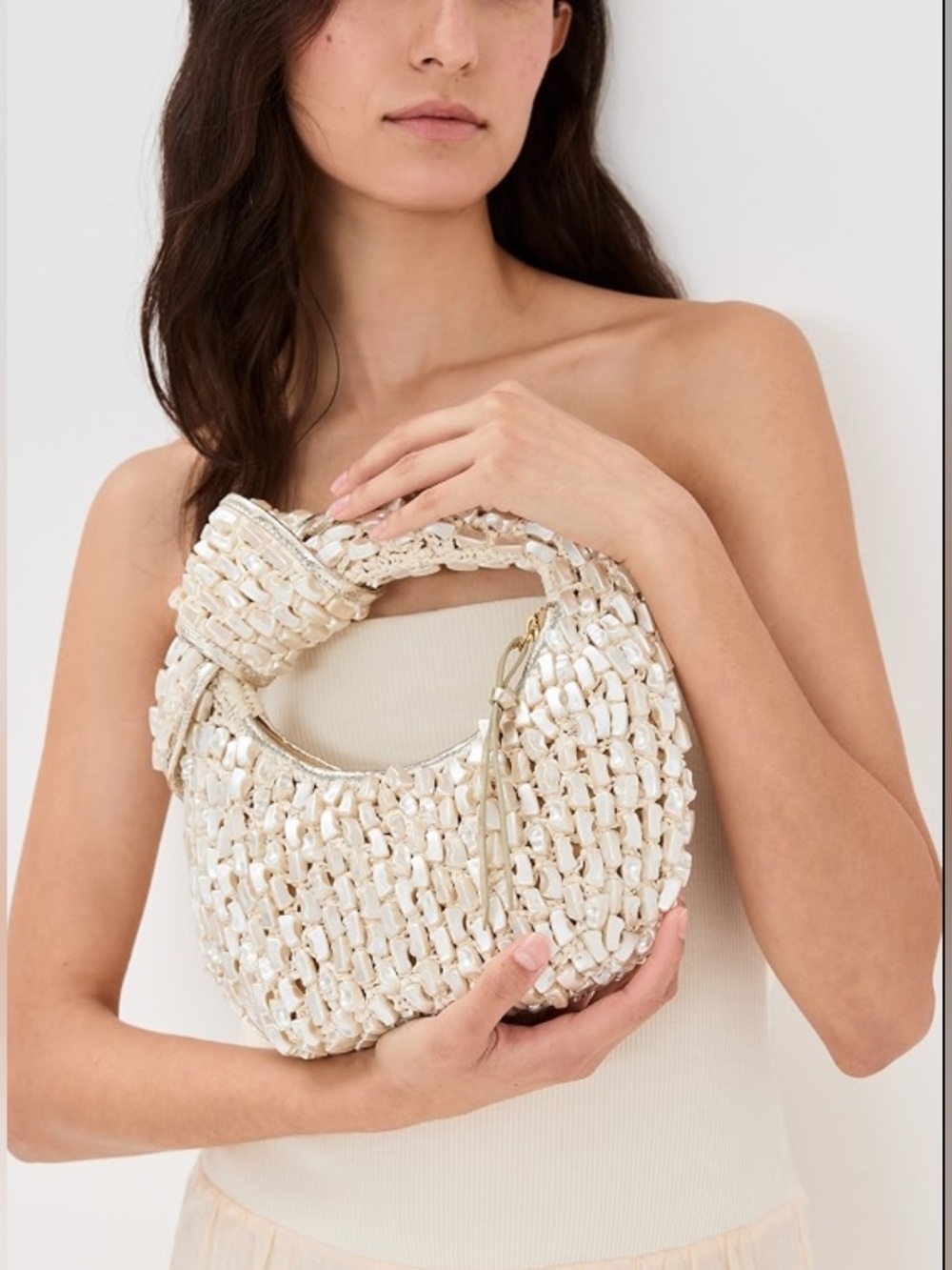 POOLSIDE
Josie Pearl Bag Reef crochet with silver accents #beaded #pearl

Lengt - Picture 2 of 6